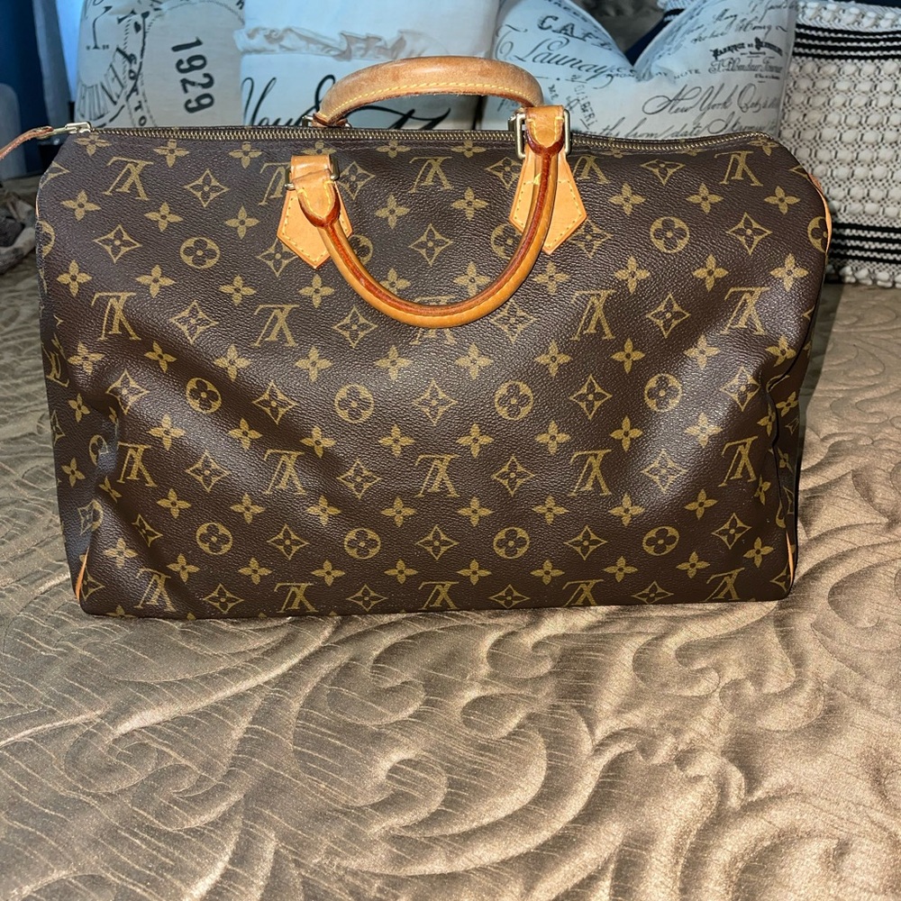 Louis Vuitton Speedy 40